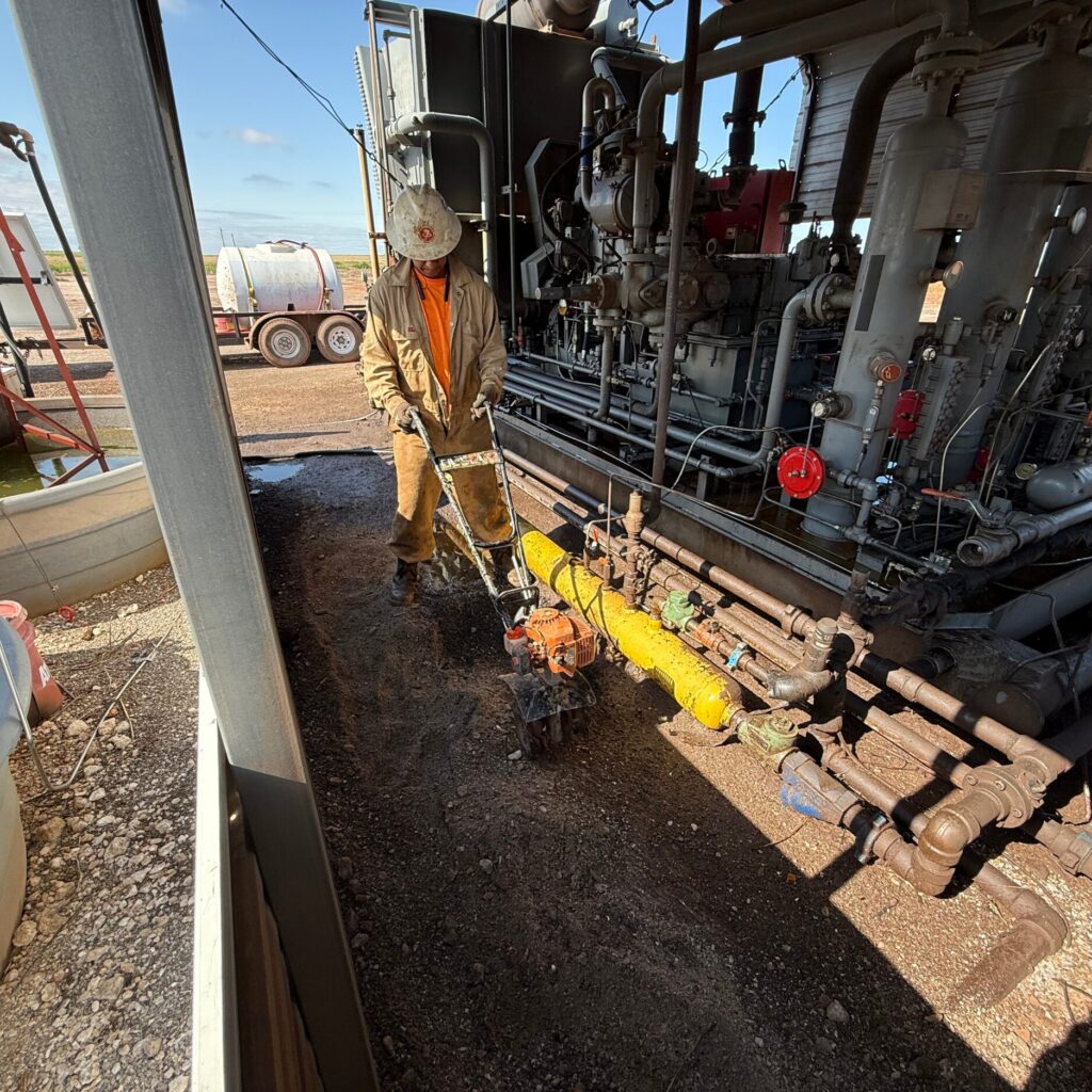 Oil Spill Cleanup, Oil Spill Removal, Well Maintenance, Well Site Cleanup, Soil Remediation, Well Remediation, OSRO, Oil Spill Removal Organization, Spill Response, Oil Spill Response, Well Services, Well Site Service, Oil Well Clean Up, Oil Well Remediation